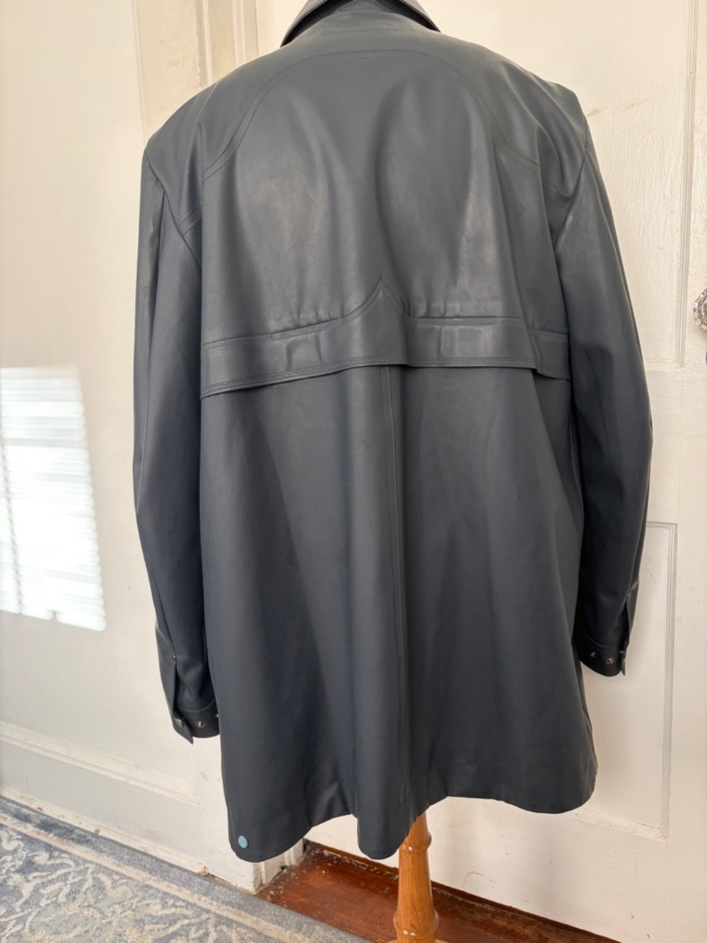 Hunter Men's Dark Blue Trench Coat - Smooth Finish in mint condition - Picture 3 of 13